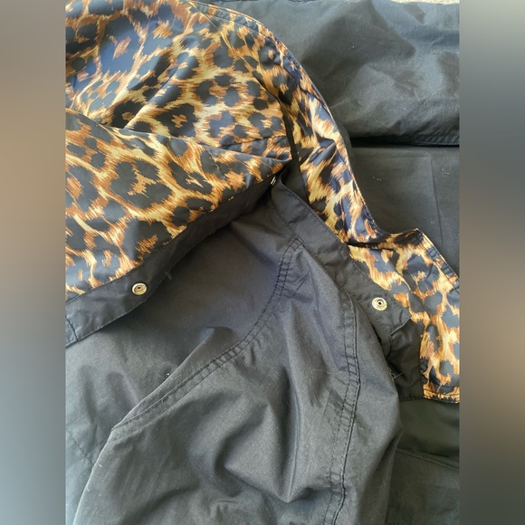 TOTES Rain Jacket w/ Hood Size M Water Resistant Black Animal Print Windbreaker - Picture 4 of 11